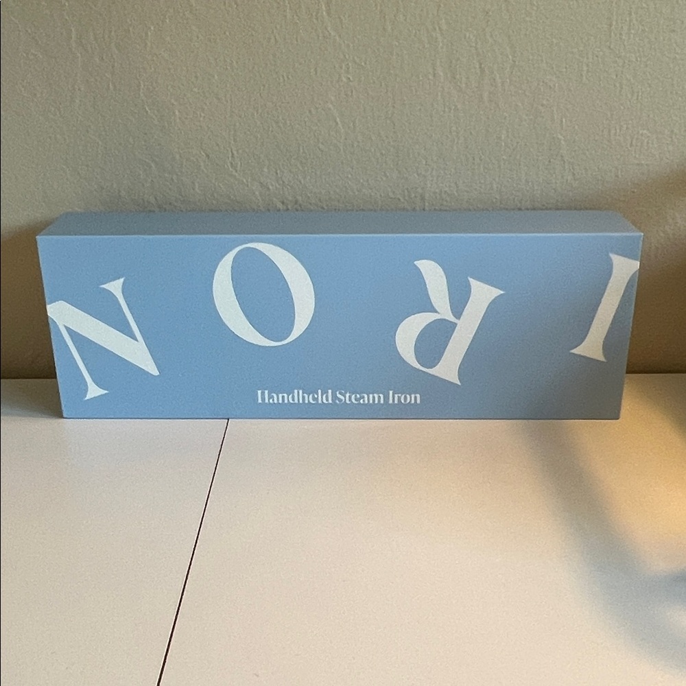 Nori White Handheld Steam Iron